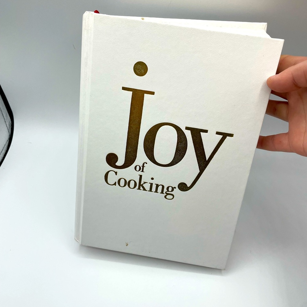 The joy of cooking without dust cover